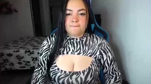 Nicole   online show from October 18, 11:47 am