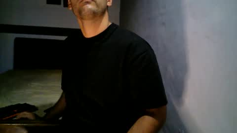 Snapshot of dumout33 chatting on February 13, 9:28 pm Sergio online show from February 13, 9:28 pm