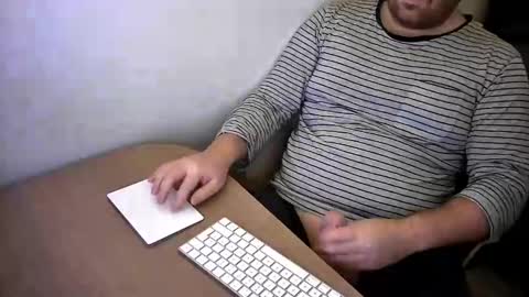 FloFrenchCurv288 online show from January 18, 12:30 am