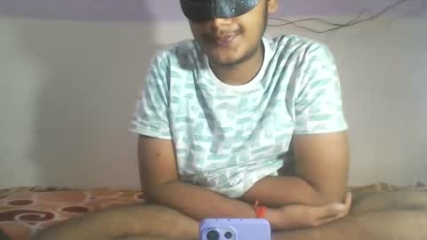 Aarav Tiwari online show from December 14, 1:23 am