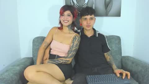 Nicolle y Julian online show from February 10, 10:46 pm