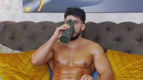 Dustin online show from December 2, 8:50 pm