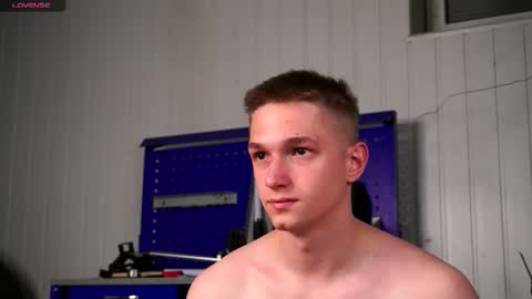 Dustyn online show from December 20, 5:20 pm