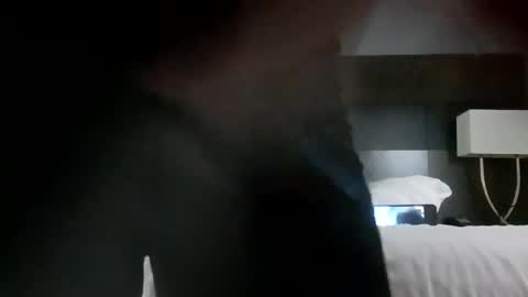 dwadek081704 online show from February 1, 12:15 pm