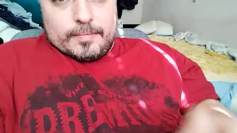 Snapshot of dwizziz chatting on October 23, 11:44 am Ivan online show from October 23, 11:44 am