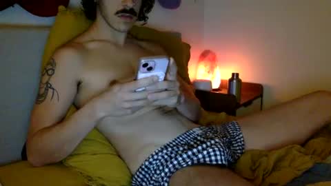 Dylan Luxe online show from October 1, 7:07 am