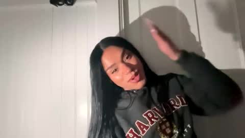 Snapshot of dynasty313 chatting on October 31, 10:10 pm Dynasty online show from October 31, 10:10 pm