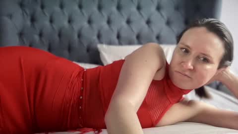 Snapshot of eatmypie69 chatting on January 31, 9:48 am Nadia Ferreira  online show from January 31, 9:48 am