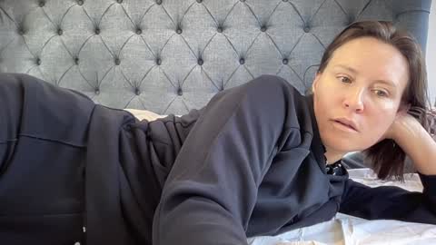 Snapshot of eatmypie69 chatting on September 22, 12:09 pm Nadia Ferreira  online show from September 22, 12:09 pm