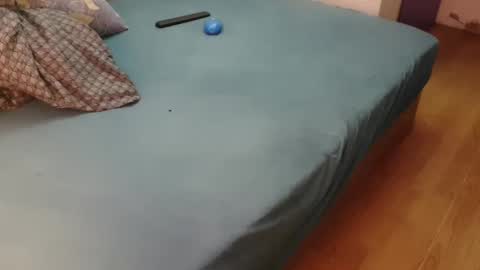 shy yoong cross online show from January 11, 5:13 am