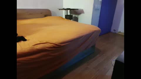 shy yoong cross online show from February 14, 1:45 am