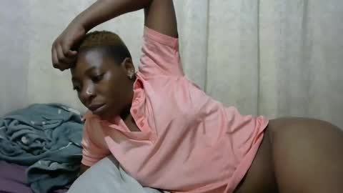 Snapshot of ebony_candy1998 chatting on September 23, 7:20 pm ebony_candy1998 online show from September 23, 7:20 pm
