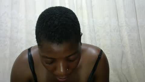 Snapshot of ebony_candy1998 chatting on October 19, 7:40 pm ebony_candy1998 online show from October 19, 7:40 pm