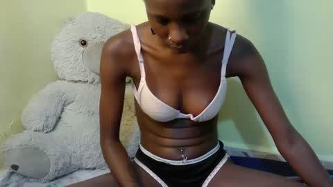 ebony_lisaaa online show from February 23, 5:48 pm
