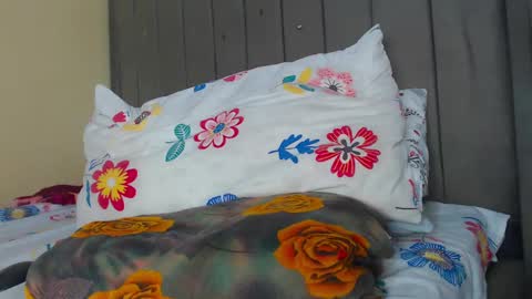 EBONY PETITE online show from February 26, 9:33 am