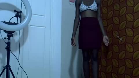 ebony_slim2001 online show from October 8, 1:24 am