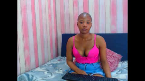 ebonyfirexx4u online show from December 17, 6:42 am