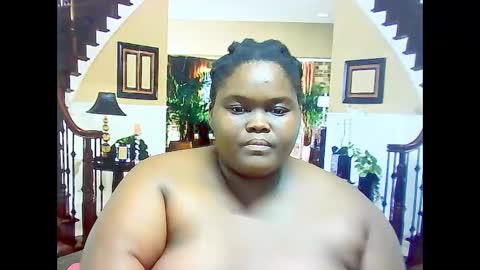 Snapshot of ebonyhotbuns4u2luv chatting on March 5, 12:49 am ebonyhotbuns4u2luv online show from March 5, 12:49 am