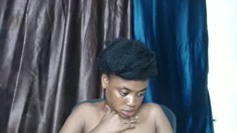 ebonypussy_xx online show from October 16, 1:16 am