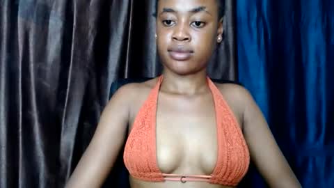 ebonypussy_xx online show from October 6, 10:27 pm