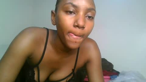 ebonyslut09 online show from August 1, 9:00 am