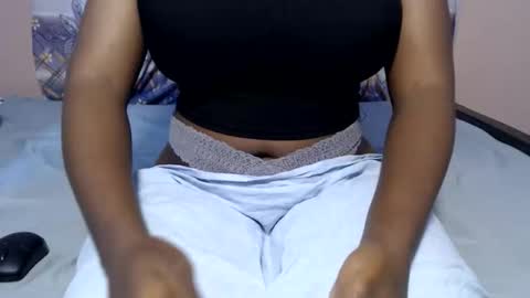 ebonysmiles00 online show from May 29, 7:34 pm