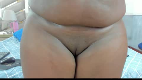 ebonysquirtcol online show from January 13, 8:38 pm