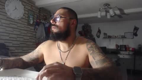 edgarram83 online show from December 18, 5:36 am