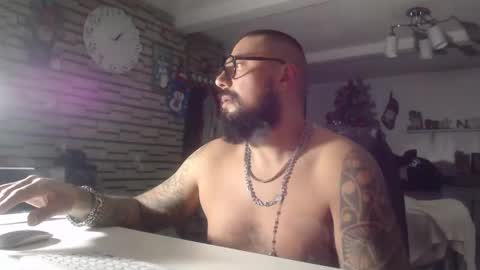 edgarram83 online show from November 28, 7:05 am