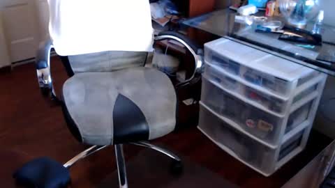 Snapshot of edginginedmonton chatting on October 14, 8:56 pm edginginedmonton online show from October 14, 8:56 pm