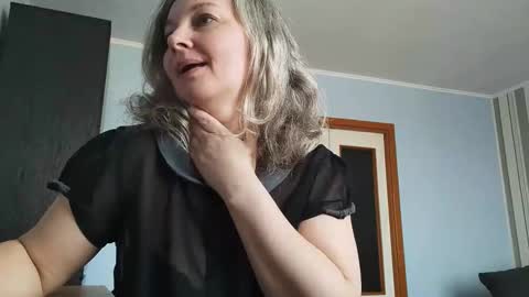 edithmanning online show from March 21, 8:19 am