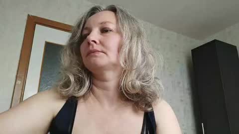 edithmanning online show from June 6, 7:14 am
