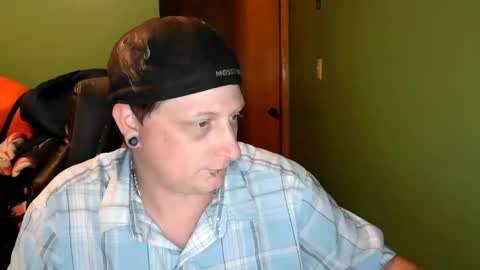 edwardaims_2please online show from June 8, 2:34 am