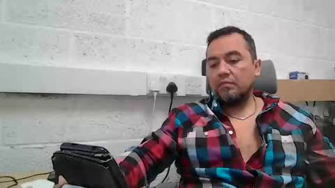 EdM online show from February 24, 9:01 am