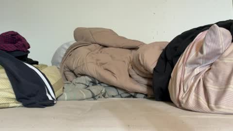 Eeloxx online show from April 5, 12:13 pm