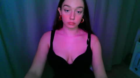 effie_balconii online show from November 16, 1:57 pm