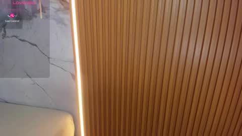  E F F Y  online show from November 15, 7:37 pm