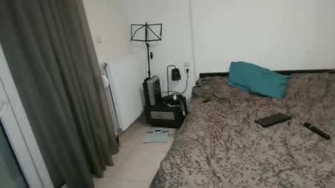 efi_crossou online show from March 6, 10:20 pm