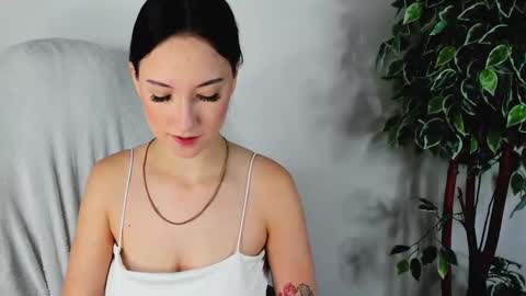 eileenmoores online show from September 20, 6:38 am