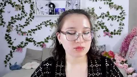 liasama online show from February 12, 2:14 am