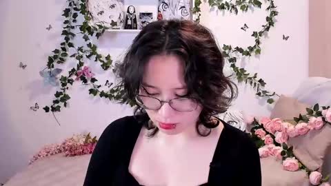 liasama online show from December 16, 4:13 am