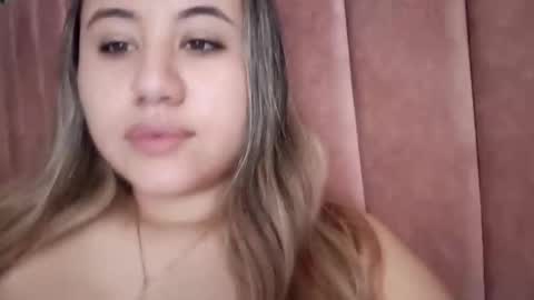 EIMY   MODEL INDEPENDENT online show from February 24, 5:27 pm