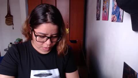 eimy_saenzz online show from February 24, 6:11 pm