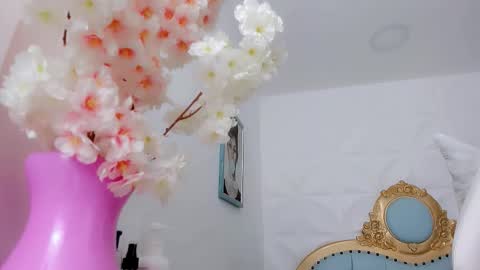 eimy online show from September 23, 12:21 pm