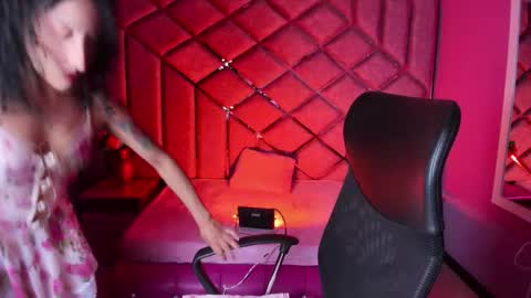 Eimy online show from February 15, 1:32 pm