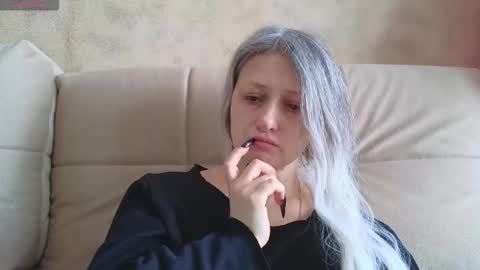 elarasable online show from February 7, 12:41 pm