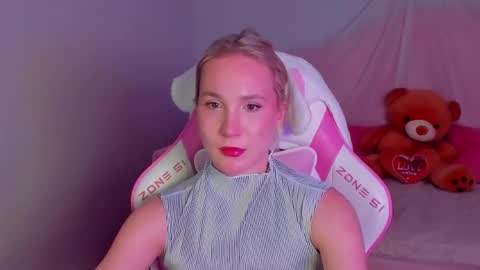 elaravoltage online show from April 25, 5:53 am