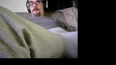 Snapshot of eldonan chatting on October 13, 4:31 pm Nando online show from October 13, 4:31 pm