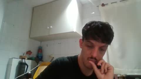 Snapshot of electrodreams chatting on October 27, 12:54 am electrodreams online show from October 27, 12:54 am