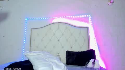 ELETTRA TRUMP online show from March 16, 5:44 am